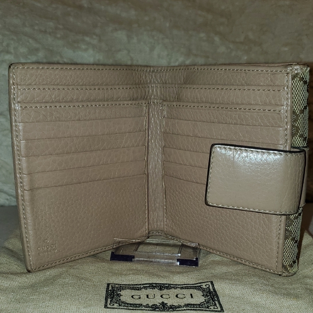 Gucci Brown and Tan Wallet - Picture 11 of 17
